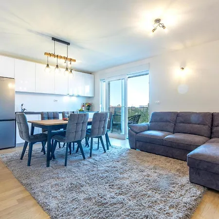 Beautiful In With Kitchen Solin