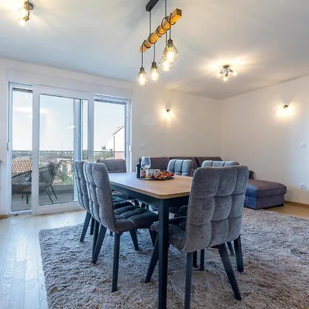 2 Bedroom Stunning In アパート